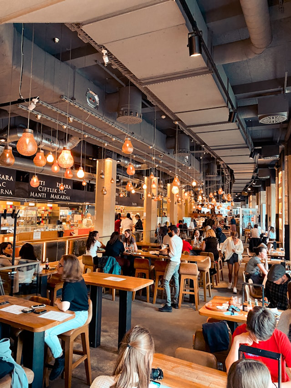 Kova AI restaurant phone assistant interface